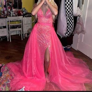 Beautiful dress for pageant or prom! Lace up back. Train included. Like new!